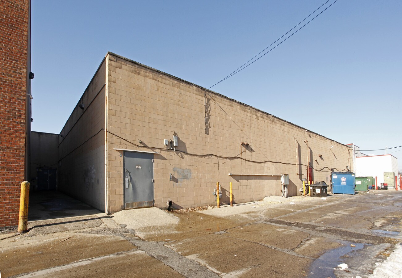 5688 N Telegraph Rd, Dearborn Heights, MI 48127