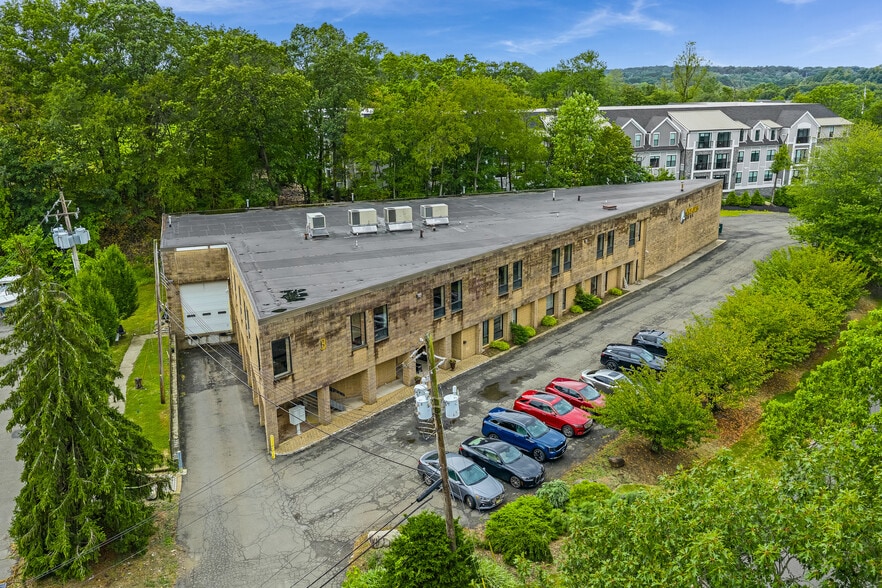 3 Tice Rd, Franklin Lakes, NJ for lease - Building Photo - Image 2 of 25