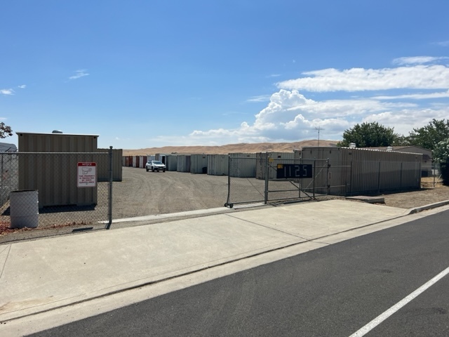 1125 Elm, Coalinga, CA for sale - Primary Photo - Image 1 of 6