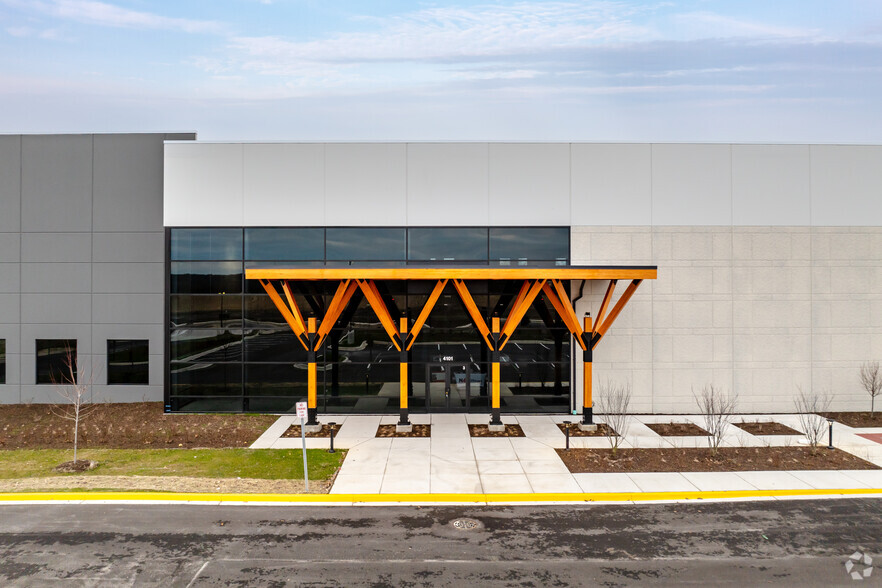 TDC I-90 Logistics Center, West Dundee, IL for lease - Building Photo - Image 3 of 9