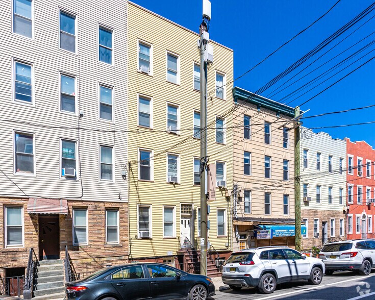 526 Adams St, Hoboken, NJ for sale - Primary Photo - Image 1 of 1