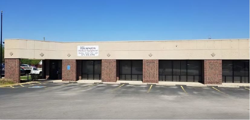 141 W Elm St, Lebanon, MO for lease - Primary Photo - Image 1 of 14