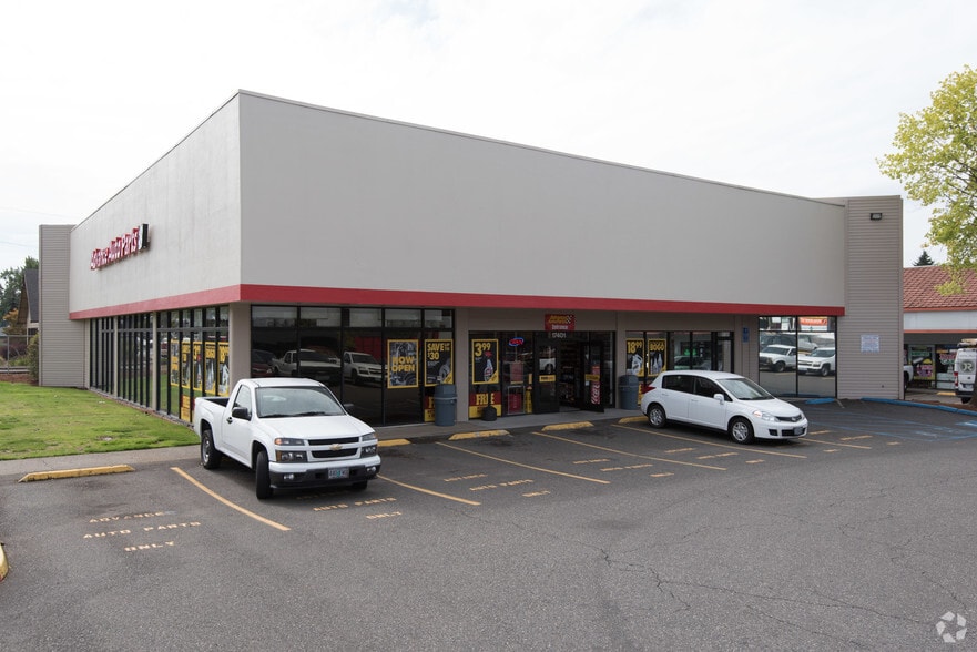17401 SE McLoughlin Blvd, Milwaukie, OR for lease - Primary Photo - Image 1 of 24
