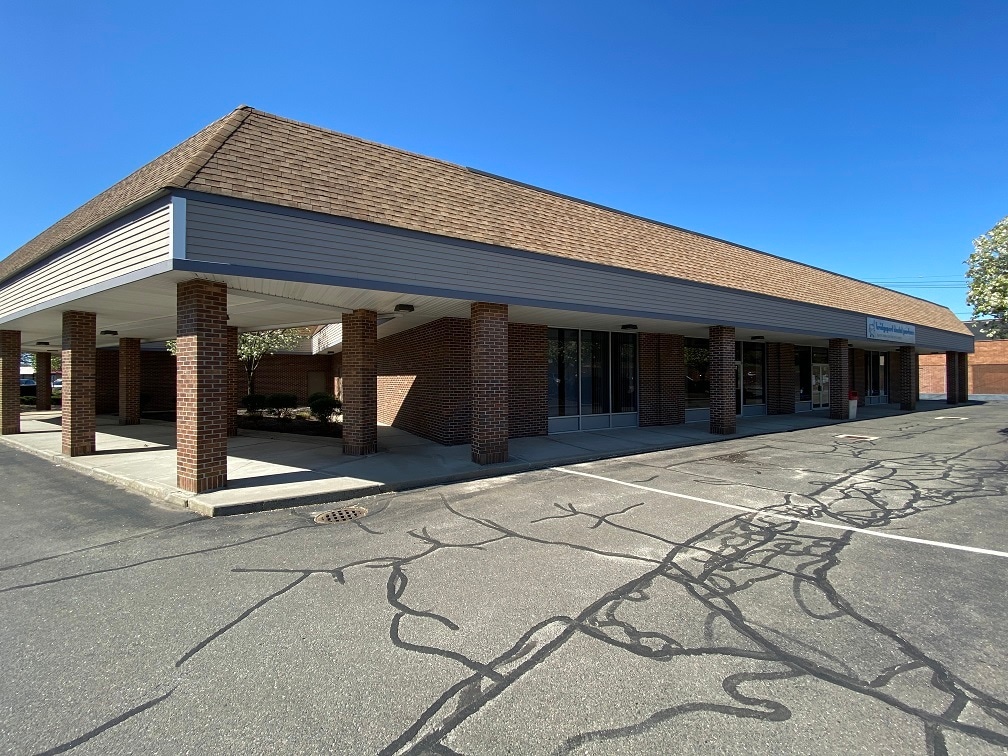 161 Boston Ave, Bridgeport, CT 06610 Bayview Plaza