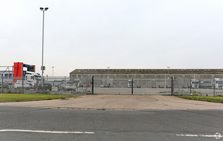 Somerden Rd, Hull for lease - Primary Photo - Image 1 of 2