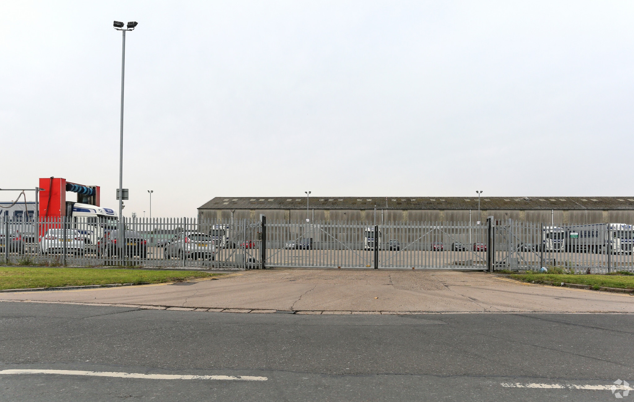 Somerden Rd, Hull for lease Primary Photo- Image 1 of 3