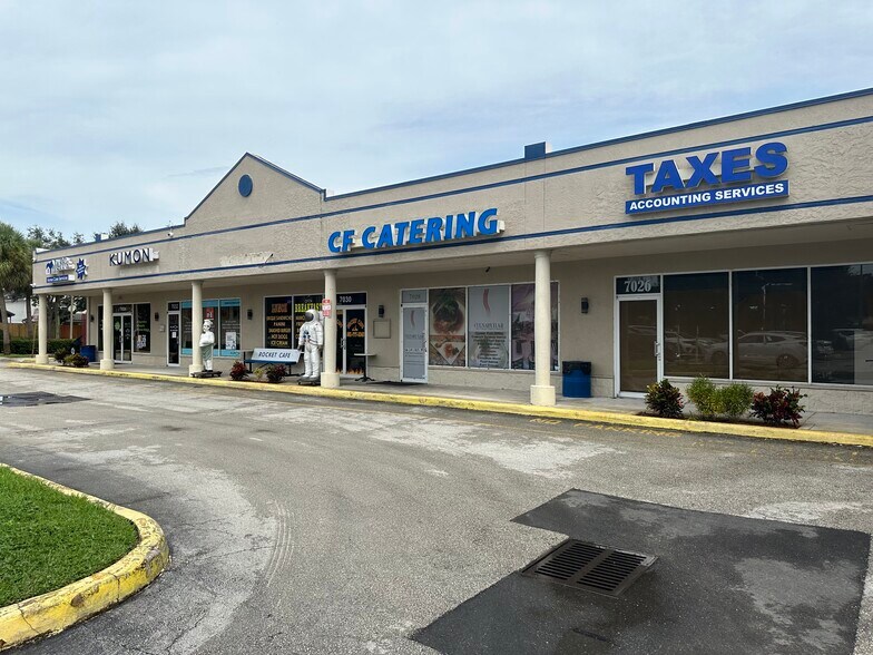 7000 Charleston Shores Blvd, Lake Worth, FL for lease - Building Photo - Image 3 of 3