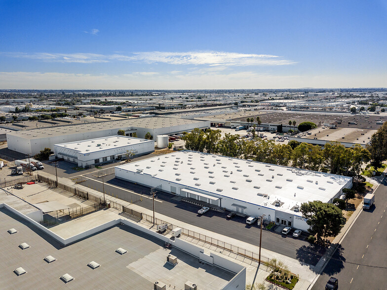 2240 Yates Ave, Commerce, CA for lease - Building Photo - Image 1 of 3