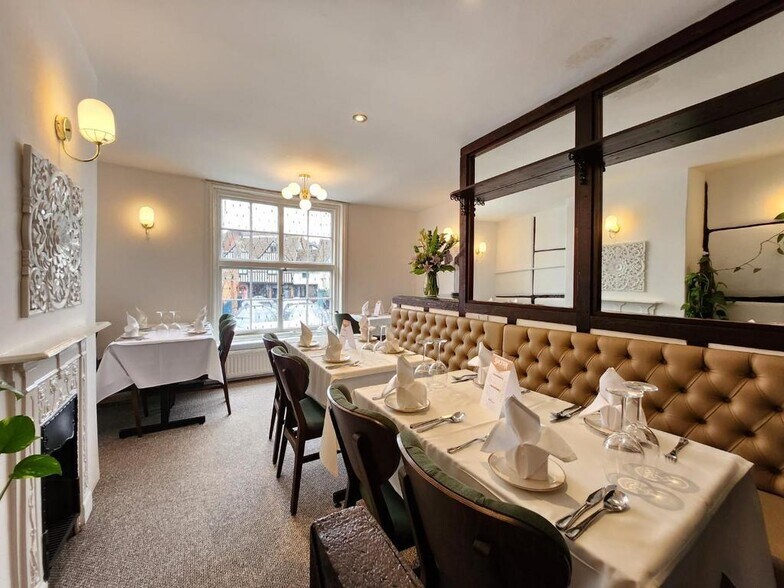 7 Market Pl, Wokingham for sale - Building Photo - Image 3 of 11