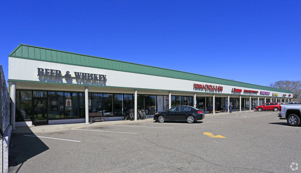 4-16 Shady Oak Rd, Hopkins, MN for lease - Building Photo - Image 3 of 11