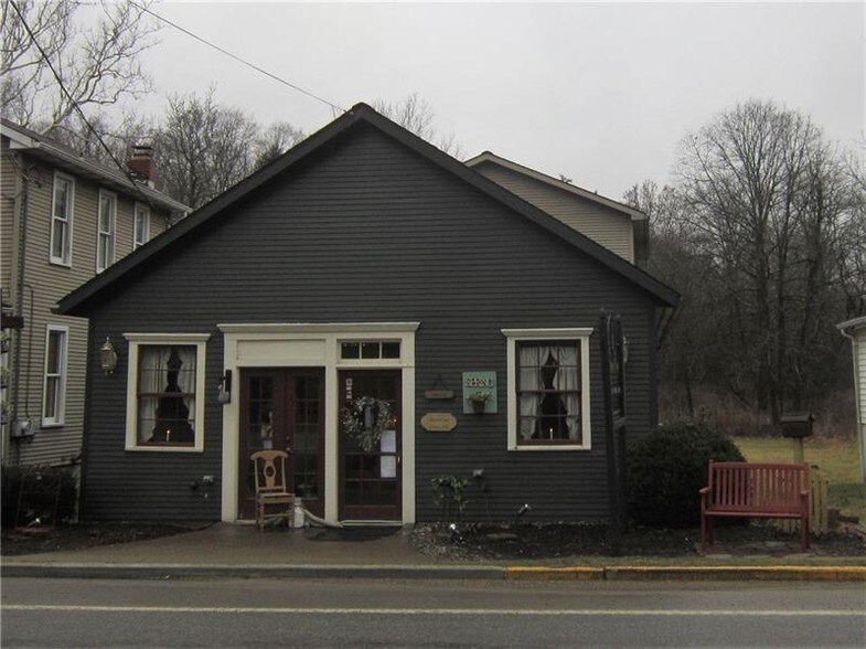 425 Main St, Volant, PA for sale - Building Photo - Image 1 of 1