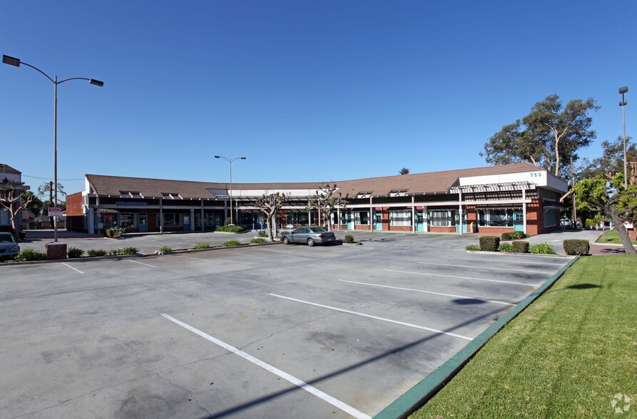 750 W Route 66, Glendora, CA for lease - Primary Photo - Image 1 of 9