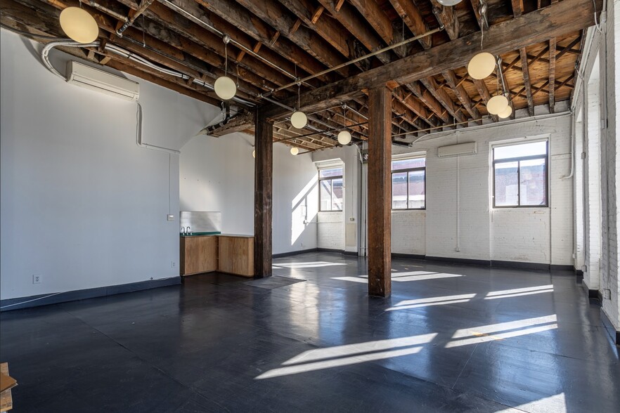 65 9th St, Brooklyn, NY for lease - Interior Photo - Image 3 of 9