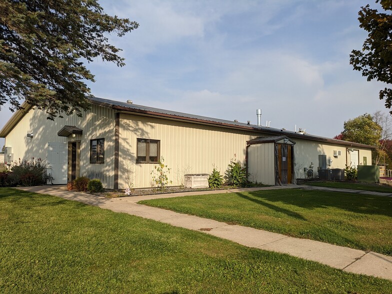 100 Hattan St, Bangor, WI for sale - Building Photo - Image 1 of 1