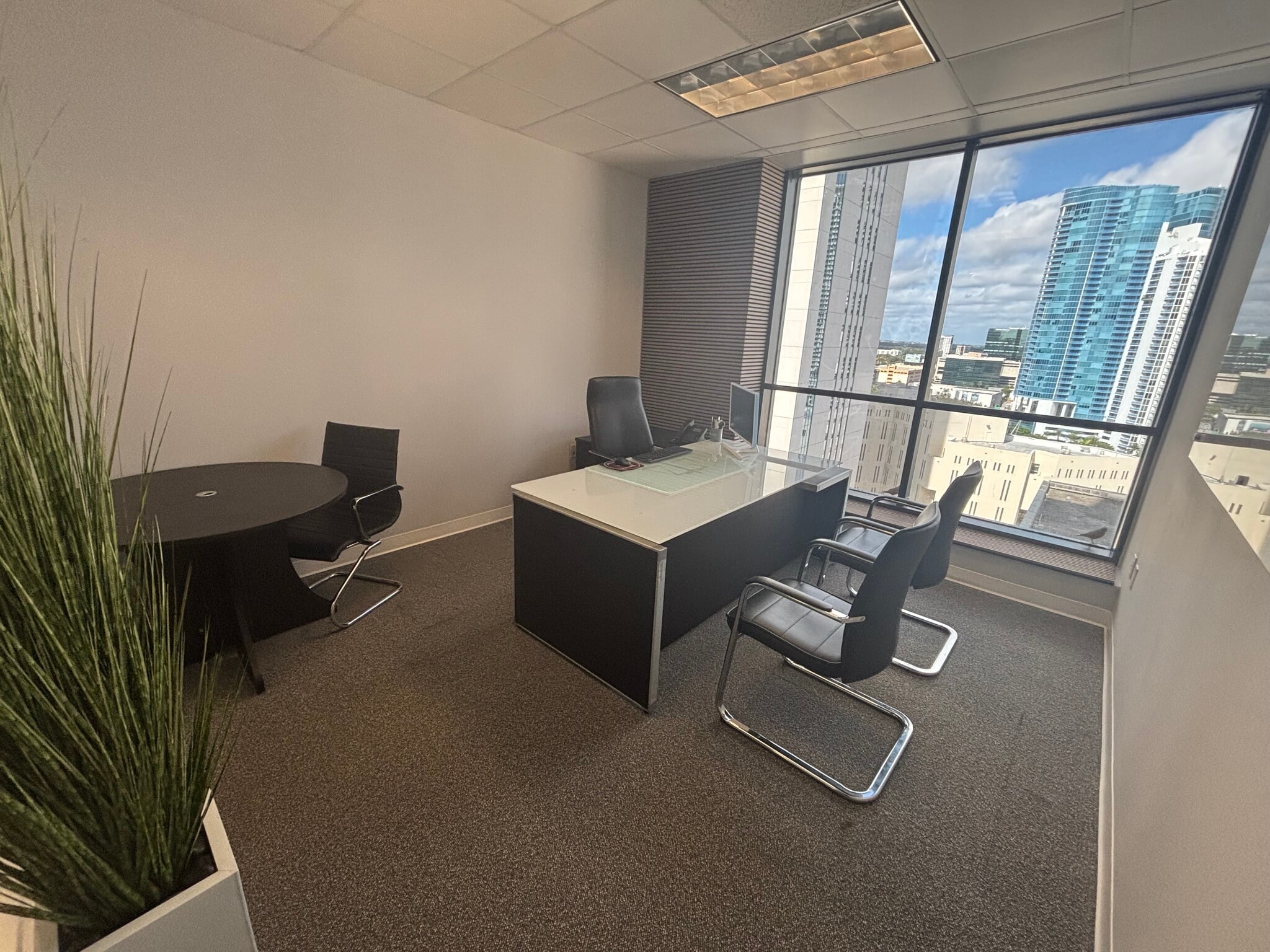 110 SE 6th St, Fort Lauderdale, FL for lease Interior Photo- Image 1 of 1