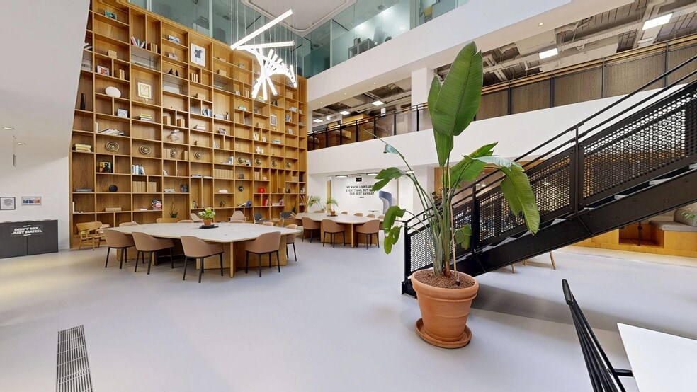 35 New Broad St, London for lease - Matterport 3D Scan - Image 2 of 29