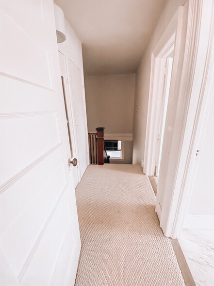 2722 Yonge St, Toronto, ON for sale - Building Photo - Image 3 of 13