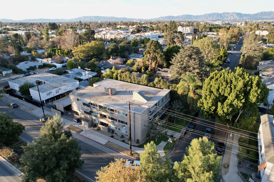 5409 Radford Ave, Valley Village, CA for sale - Building Photo - Image 3 of 9