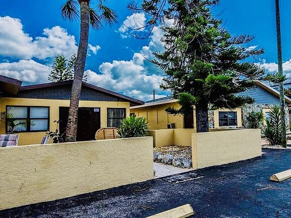 618 73rd Ave, Saint Petersburg, FL for sale Building Photo- Image 1 of 1