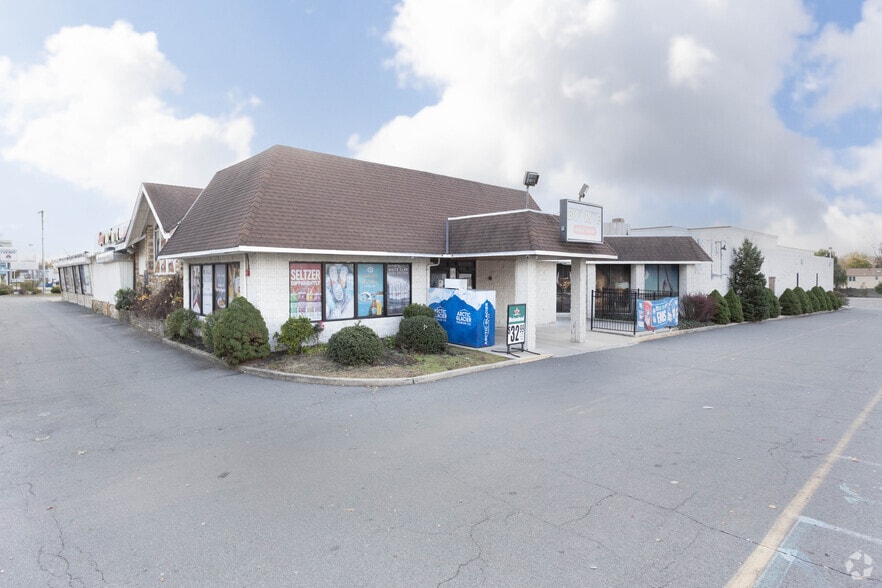 661 State Highway 33, Hamilton, NJ for lease - Building Photo - Image 1 of 3