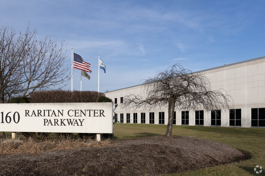 160 Raritan Center Pky, Edison, NJ for sale - Building Photo - Image 1 of 1