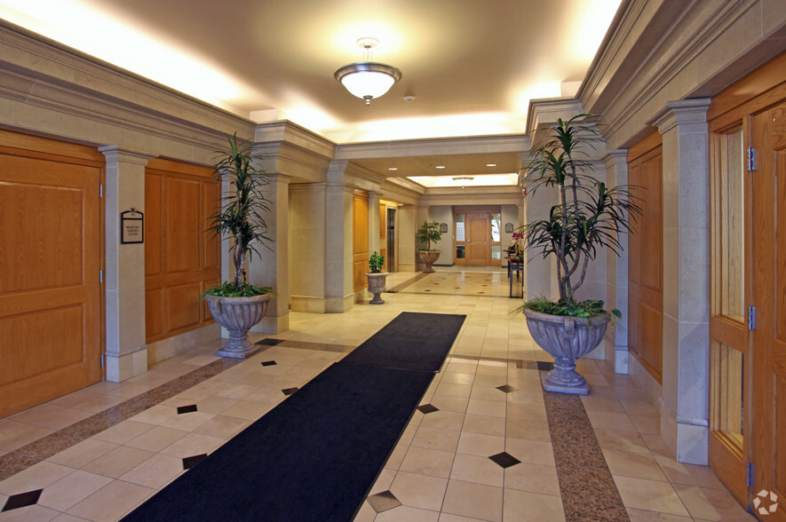 4150 N Mulberry Dr, Kansas City, MO for lease - Lobby - Image 3 of 10