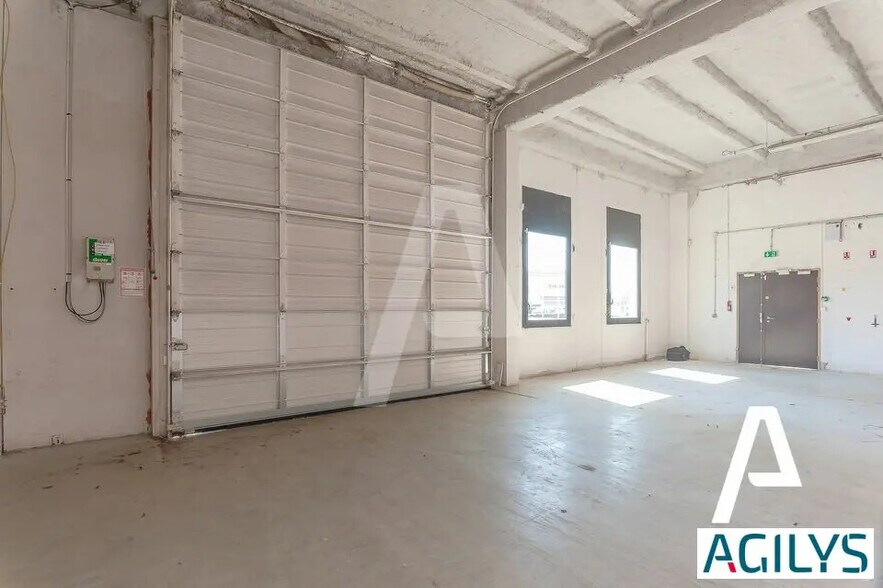 Flex in for lease - Building Photo - Image 1 of 6