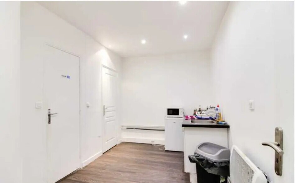 Office in Paris for lease - Building Photo - Image 3 of 6