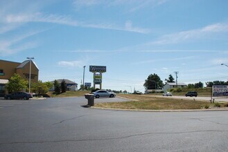 2622-2628 Ring Rd, Elizabethtown, KY for lease Building Photo- Image 2 of 3