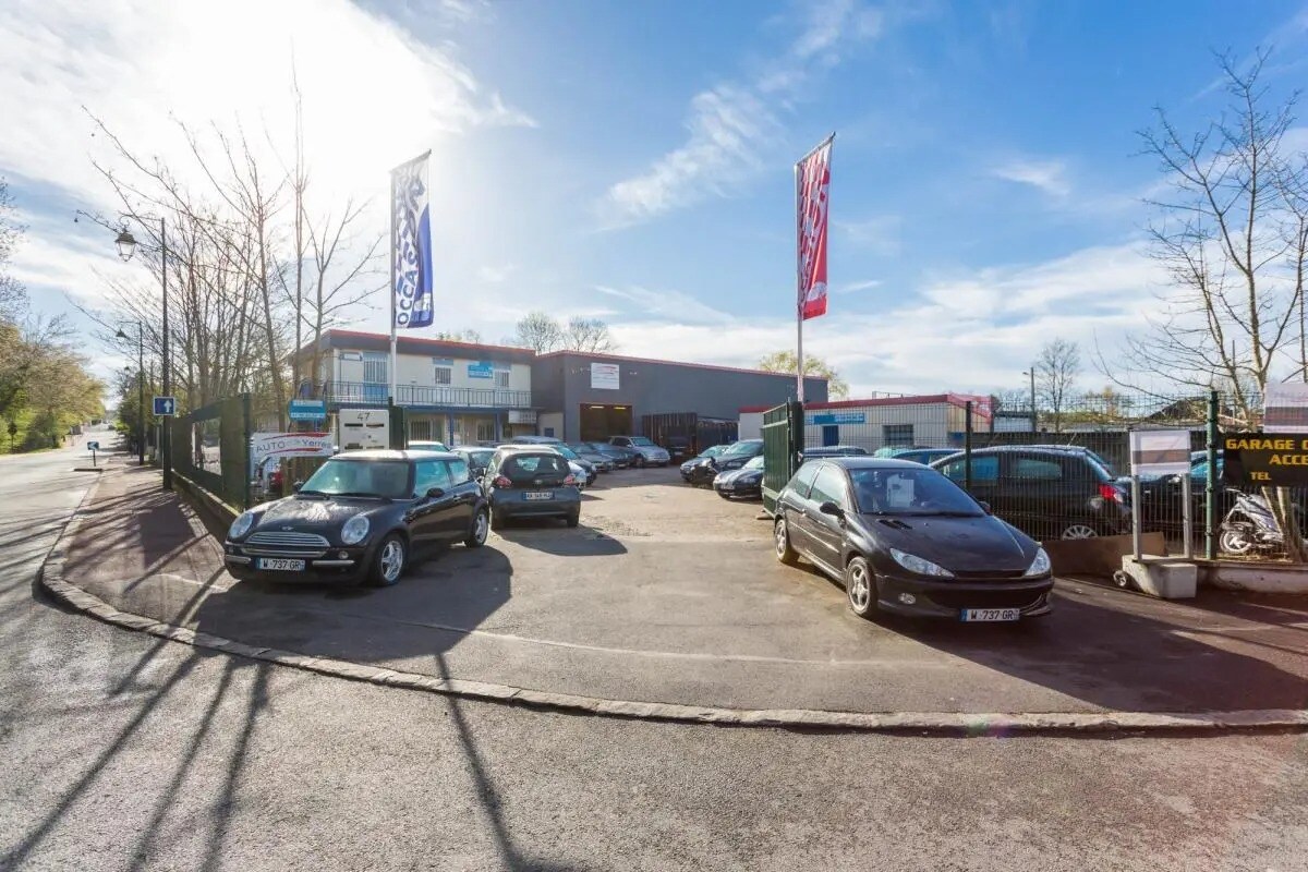 Flex in Yerres for lease Building Photo- Image 1 of 1