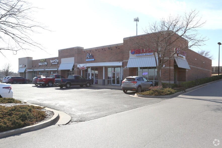 1110-1142 E 2nd St, Edmond, OK for sale - Primary Photo - Image 1 of 1