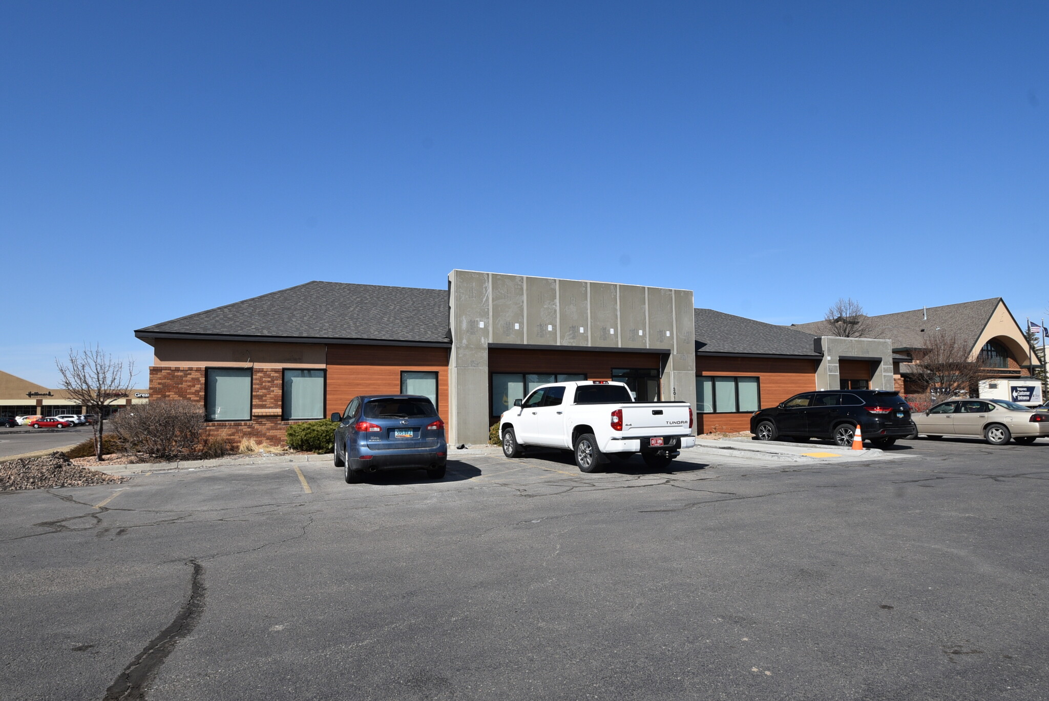 3011 25th St S, Fargo, ND for sale Primary Photo- Image 1 of 1