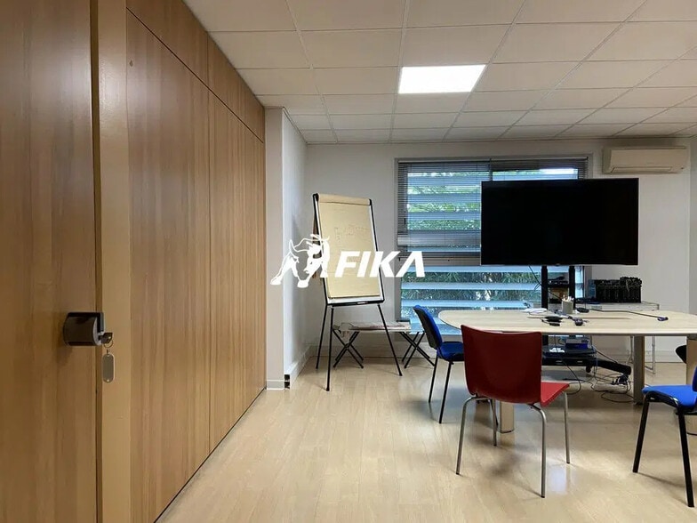 Office in Labège for lease - Interior Photo - Image 3 of 11