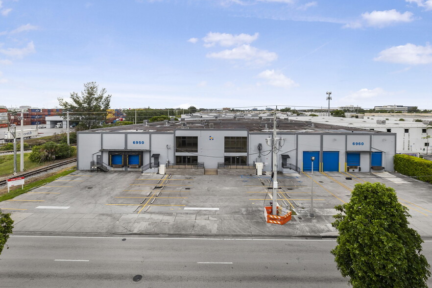 6960 NW 25th St, Miami, FL for lease - Building Photo - Image 1 of 9