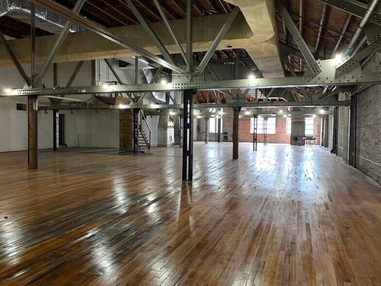 5607 Germantown Ave, Philadelphia, PA for lease - Interior Photo - Image 2 of 7