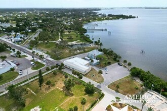 2 Buchans Lndg, Englewood, FL for lease Interior Photo- Image 1 of 6