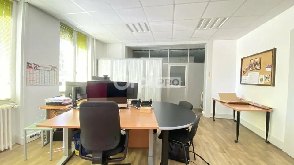 Flex in Colmar for lease Interior Photo- Image 1 of 8