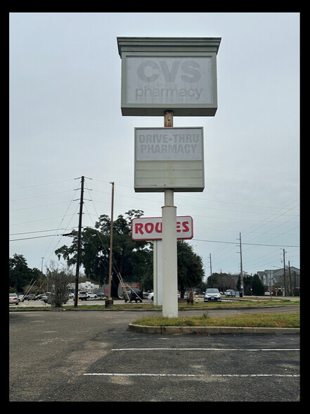 1422 E Pass Rd, Gulfport, MS for lease - Building Photo - Image 3 of 9