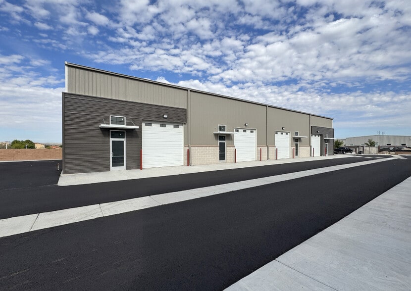 1320 NE Cuesta Arriba Ct, Albuquerque, NM for lease - Building Photo - Image 2 of 11