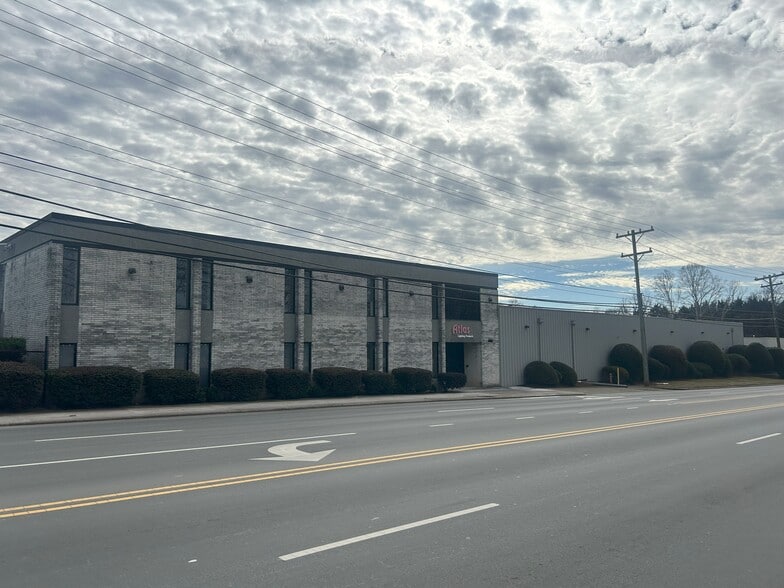 1406 Mebane St, Burlington, NC for lease - Building Photo - Image 3 of 9