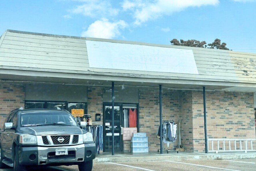 2517-2519 Strawberry Rd, Pasadena, TX for lease - Building Photo - Image 3 of 4