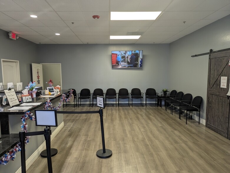 3015 Calloway Dr, Bakersfield, CA for sale - Building Photo - Image 3 of 14