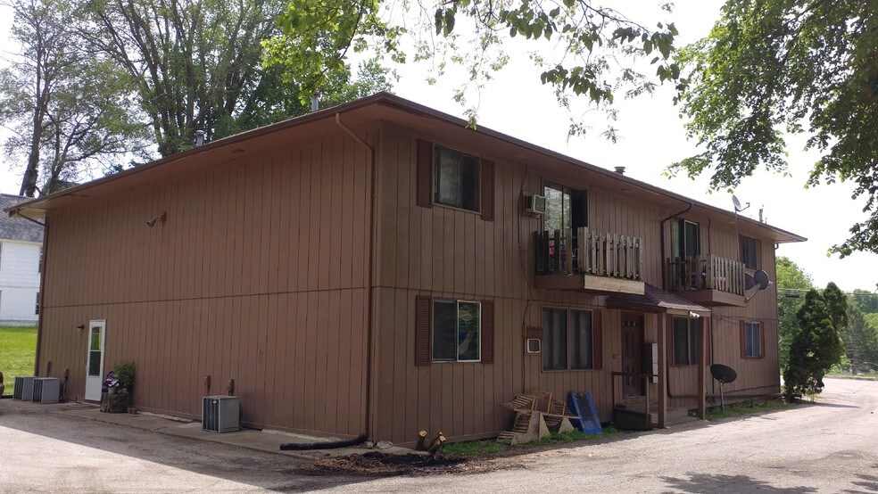 2134 E Locust St, Davenport, IA 52803