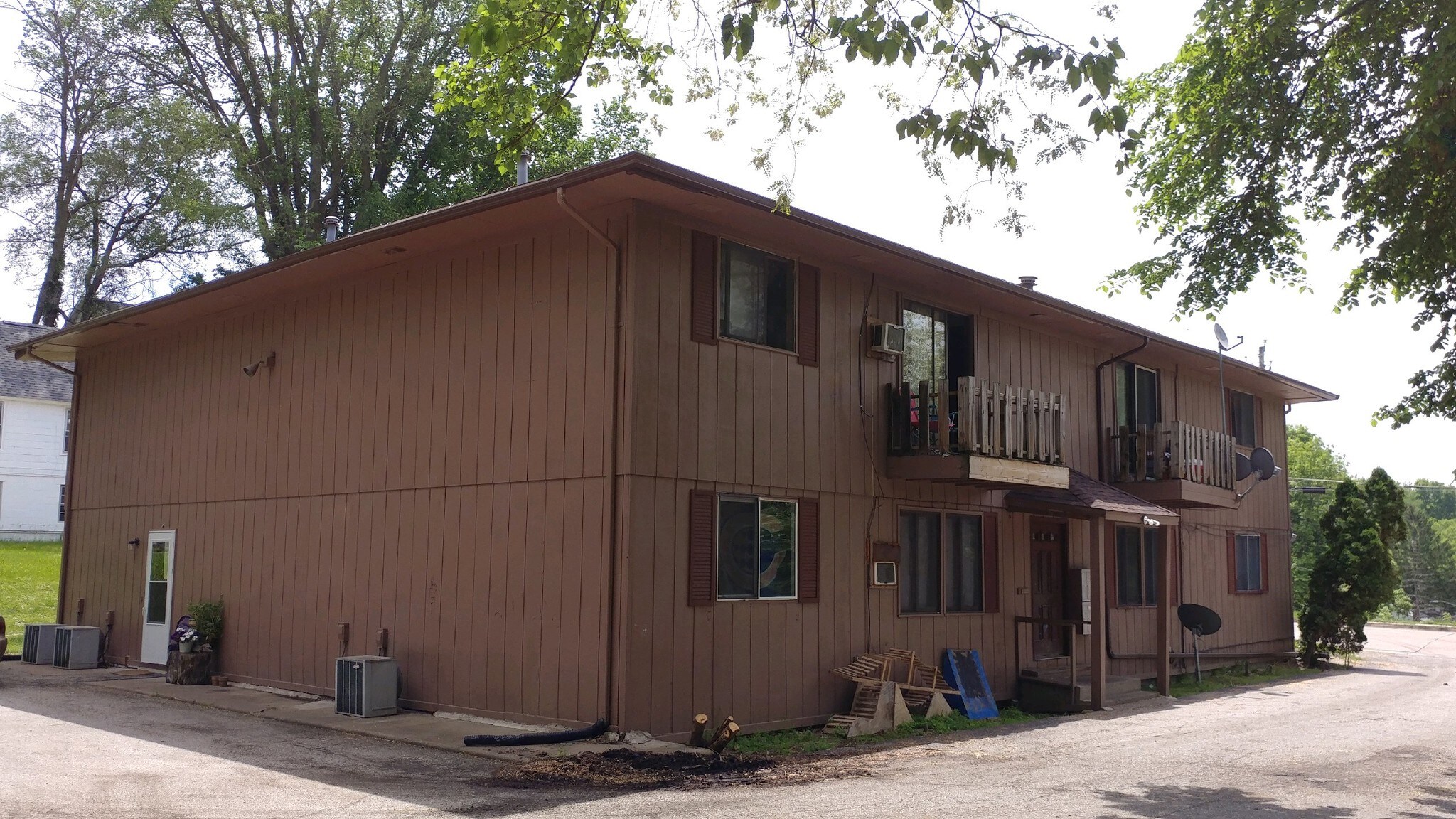 2134 E Locust St, Davenport, IA for sale Other- Image 1 of 1