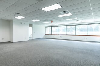 2 Walnut Grove Dr, Horsham Township, PA for lease Interior Photo- Image 1 of 5