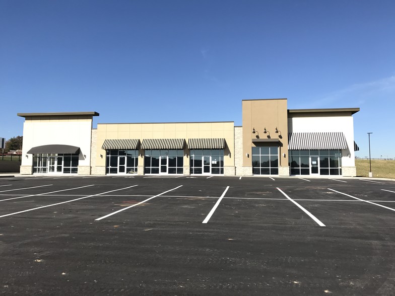 11150 Saint Charles Rock Rd, Saint Ann, MO for lease - Primary Photo - Image 1 of 3