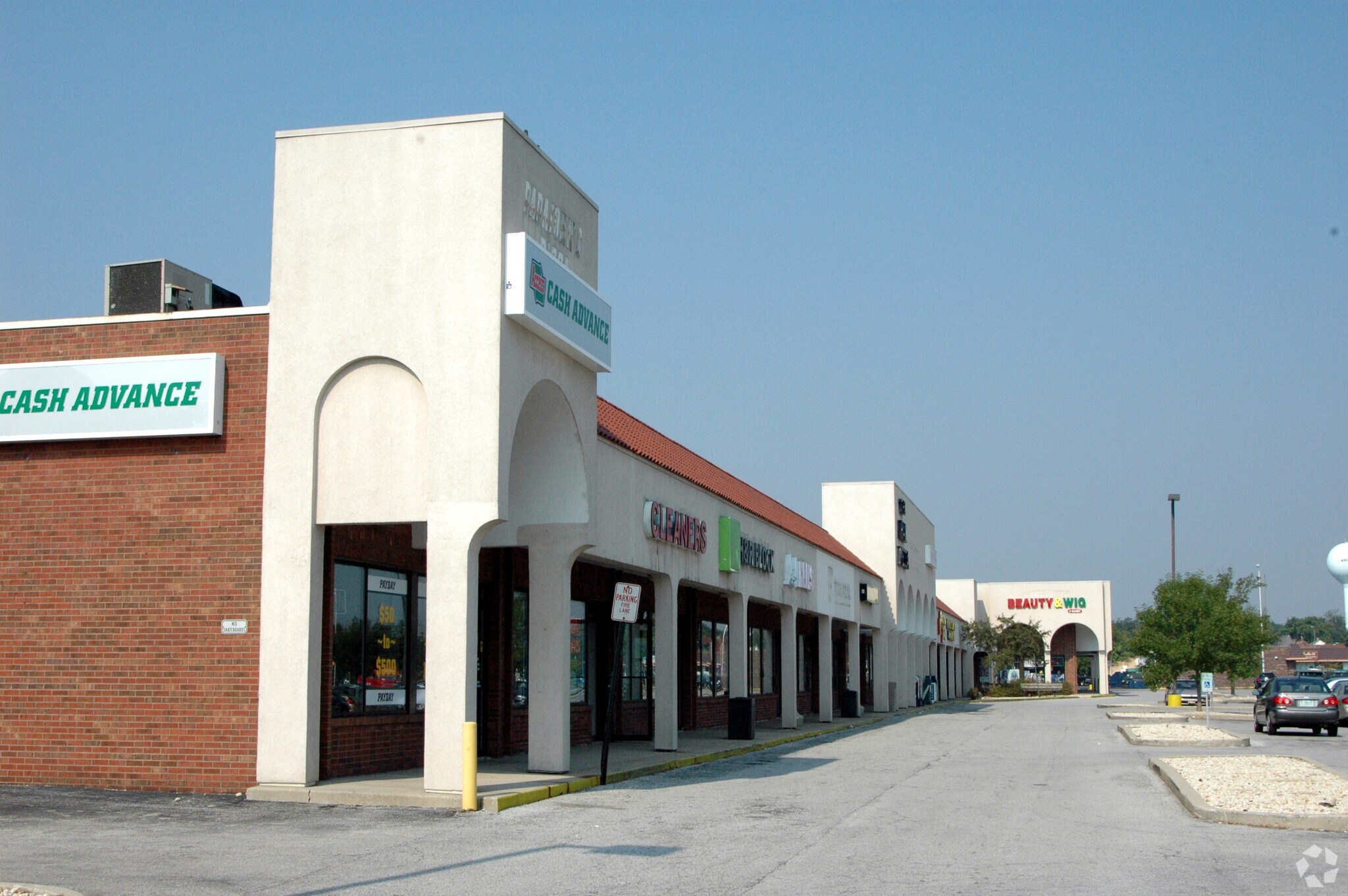 10051195 Ridge Rd, Griffith, IN 46321 Mansard's Plaza