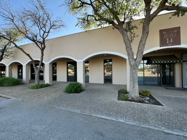 2101 W Wadley Ave, Midland, TX for lease - Building Photo - Image 2 of 5