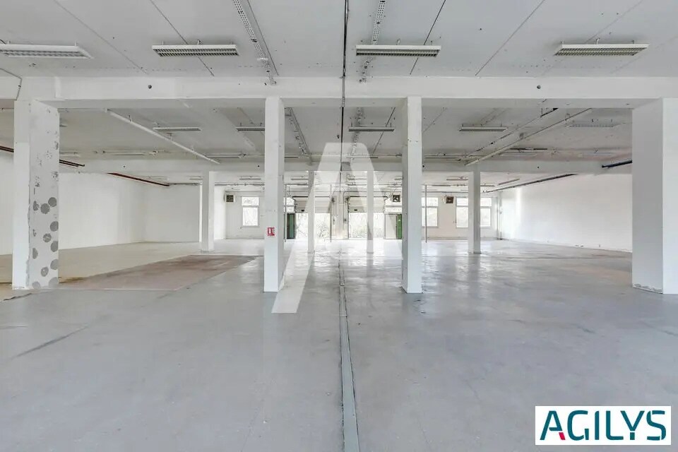 Flex in Les Ulis for lease Interior Photo- Image 1 of 6