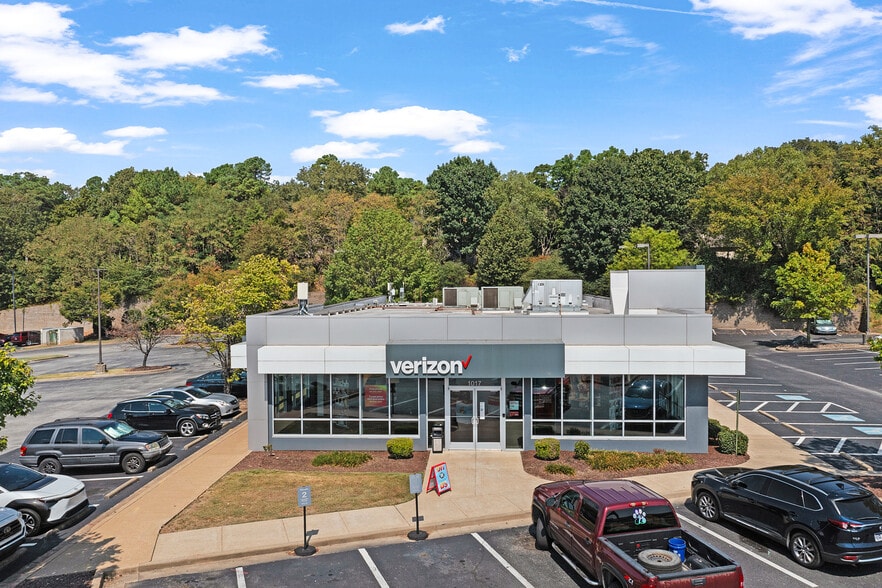 1017 Vann Dr, Jackson, TN for sale - Building Photo - Image 1 of 19